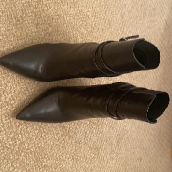 Heeled booties only worn once. - Picture 3 of 7